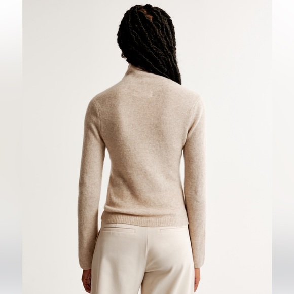 Abercrombie Merino Wool Turtleneck NWT - Picture 5 of 7